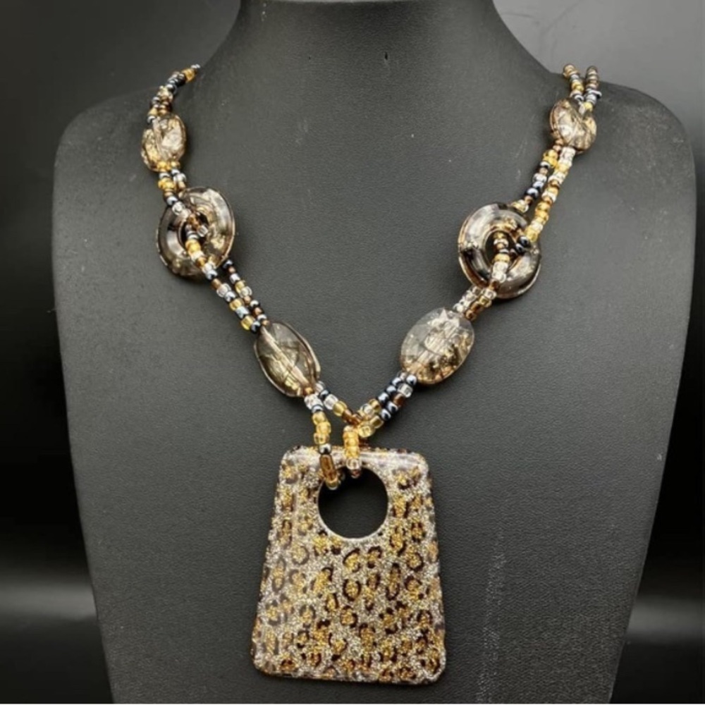 Gorgeous Acrylic Leopard Necklace